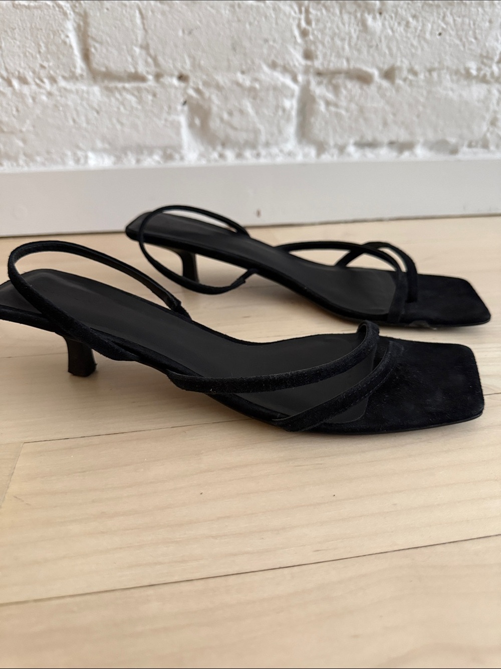 Women’s St. Agni Black Strappy Kitten Heel Sandals Size 40